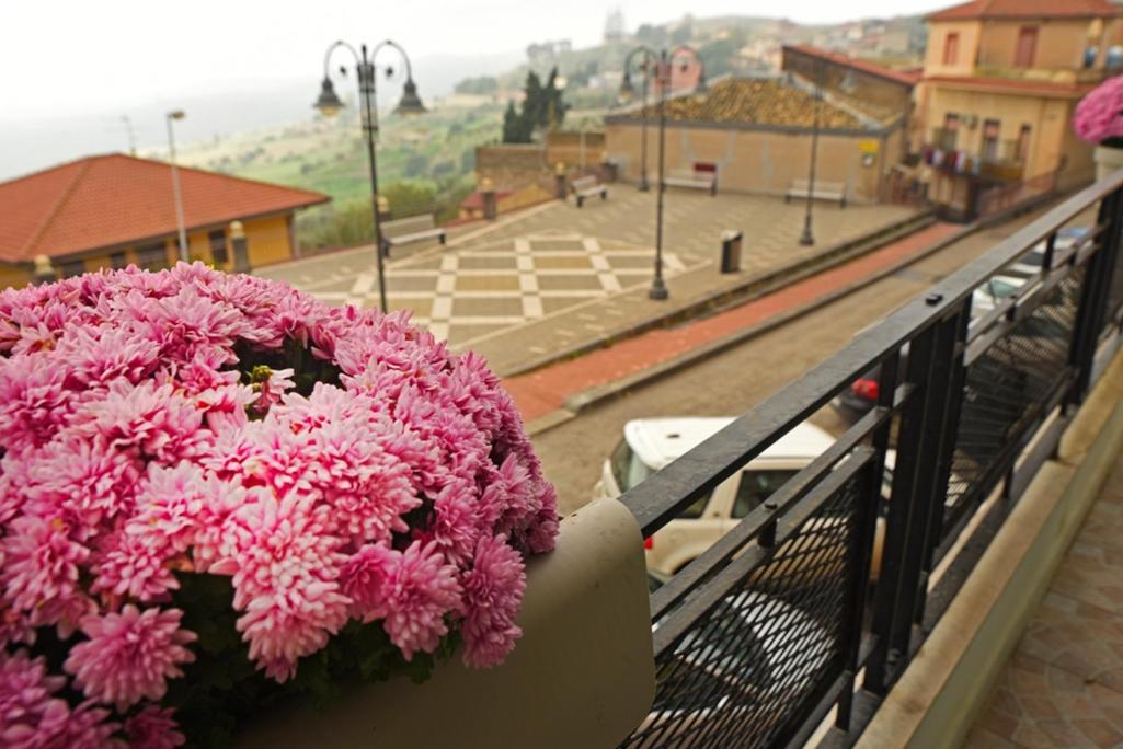 Belvedere Appartamento Per Vacanze Castel di Iudica Luaran gambar